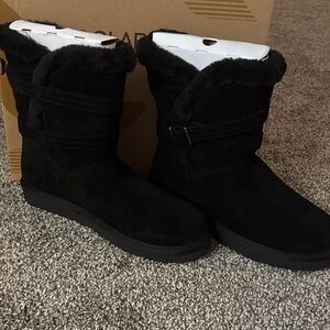 Koolaburra by Ugg NWT Women's Black Suede Boots